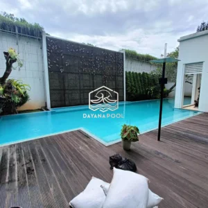 kolam renang overflow buatan dayanpool dengan finishing mozaik kudalaut