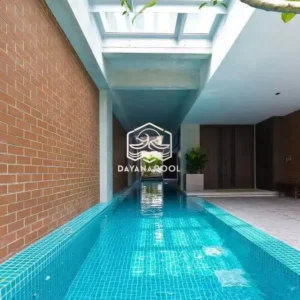 kolam renang overflow mewah dan fungsional