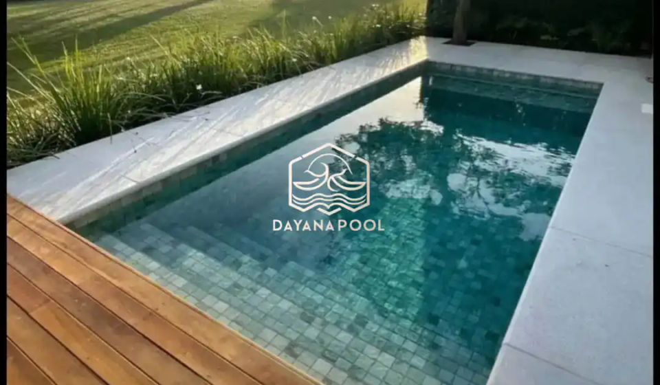 kolam rendam air hangat denan finishing batu alam buatan dayanapool