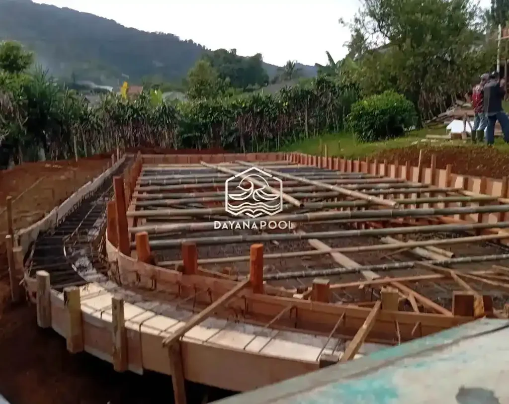 proses pembuatan kolam renang tahap pengecoran