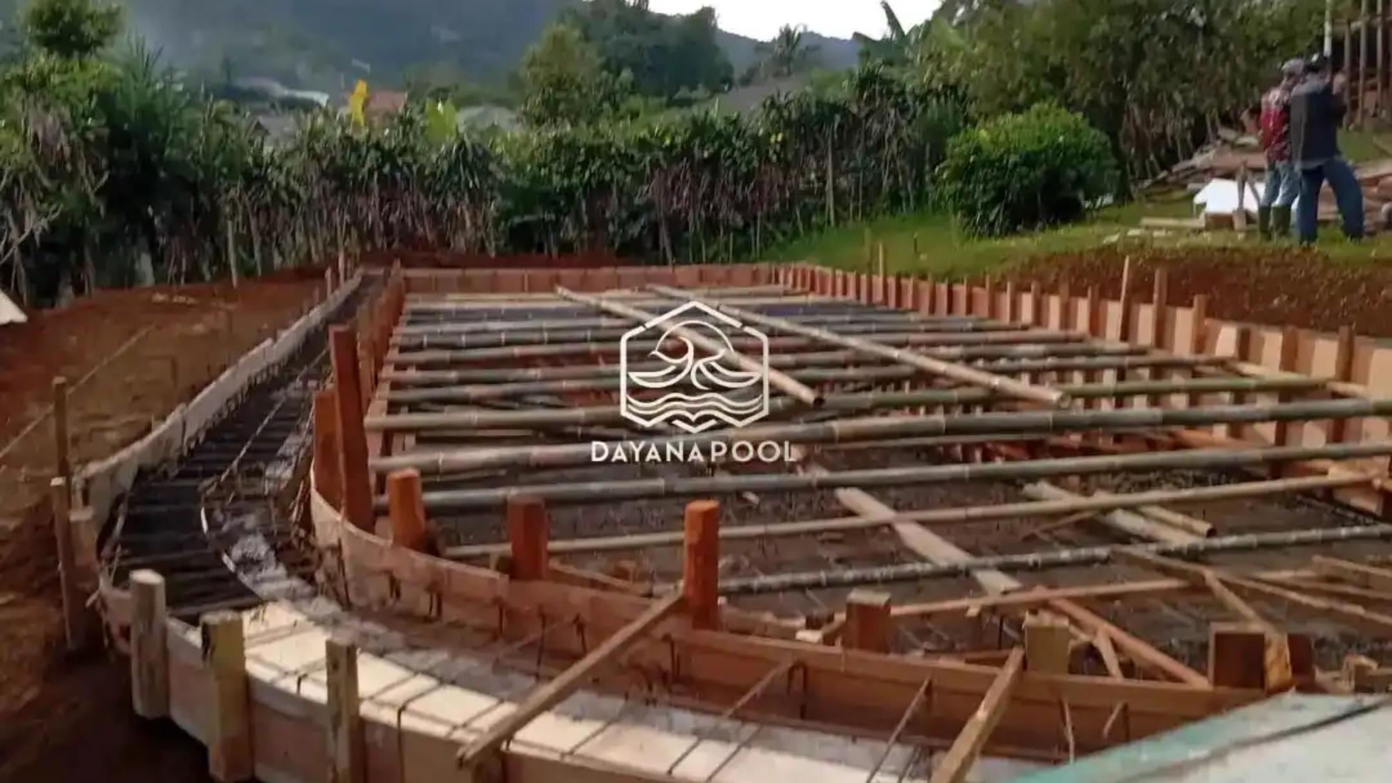 proses pembuatan kolam renang tahap pengecoran