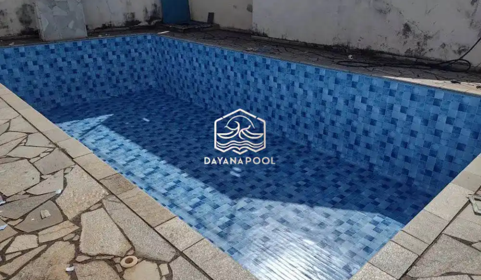 kolam renang buatan dayanapool dengan finishing keramik