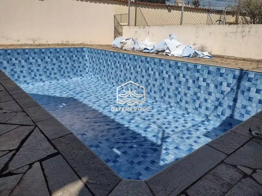 kolam renang dengan finishing keramik buatan dayanapool