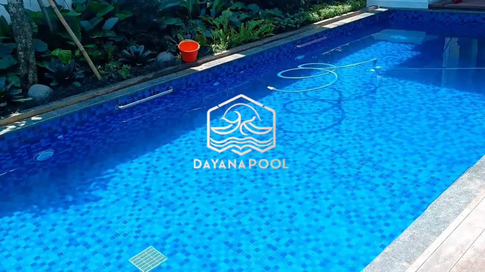 kolam renang semi overflow
