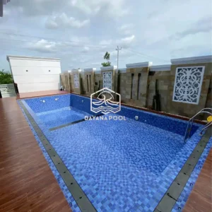 kolam renang yang baru selesai pemasangan keramik