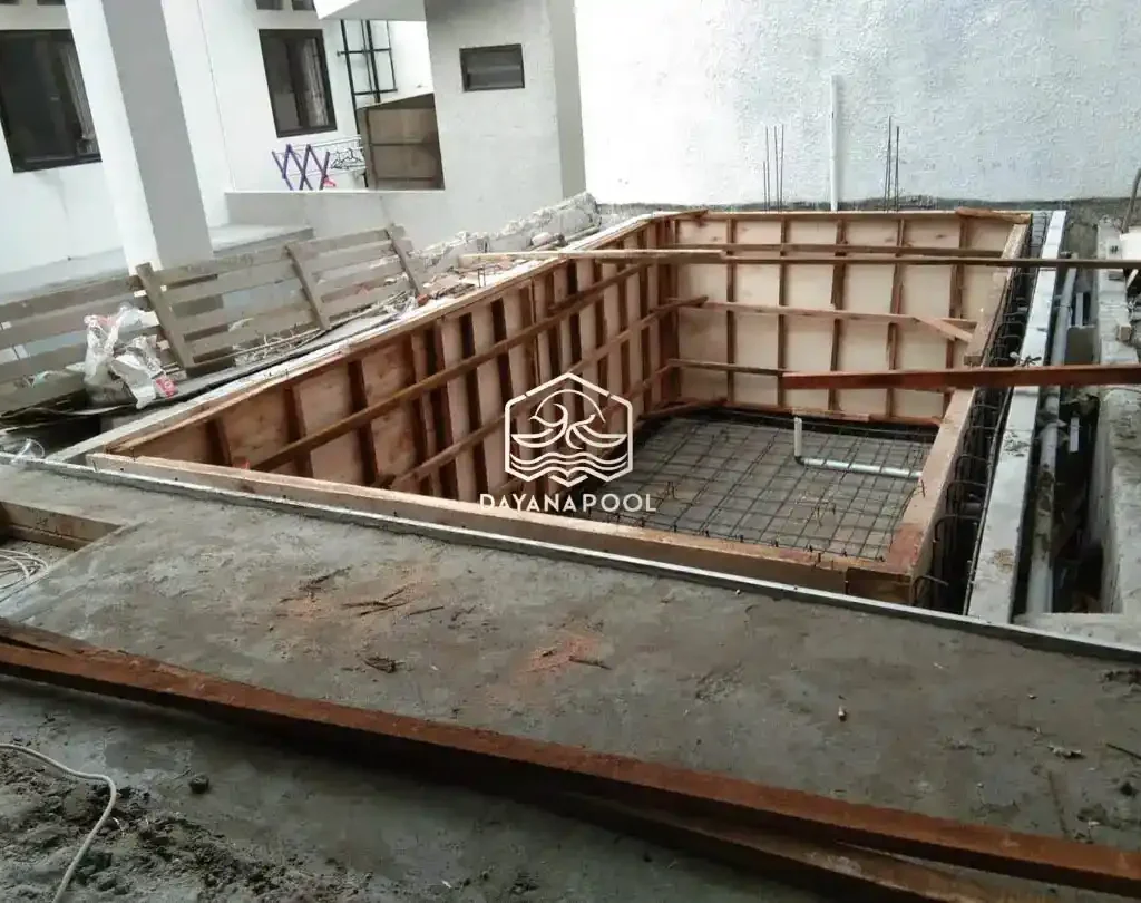 proses pembegistingan kolam renang