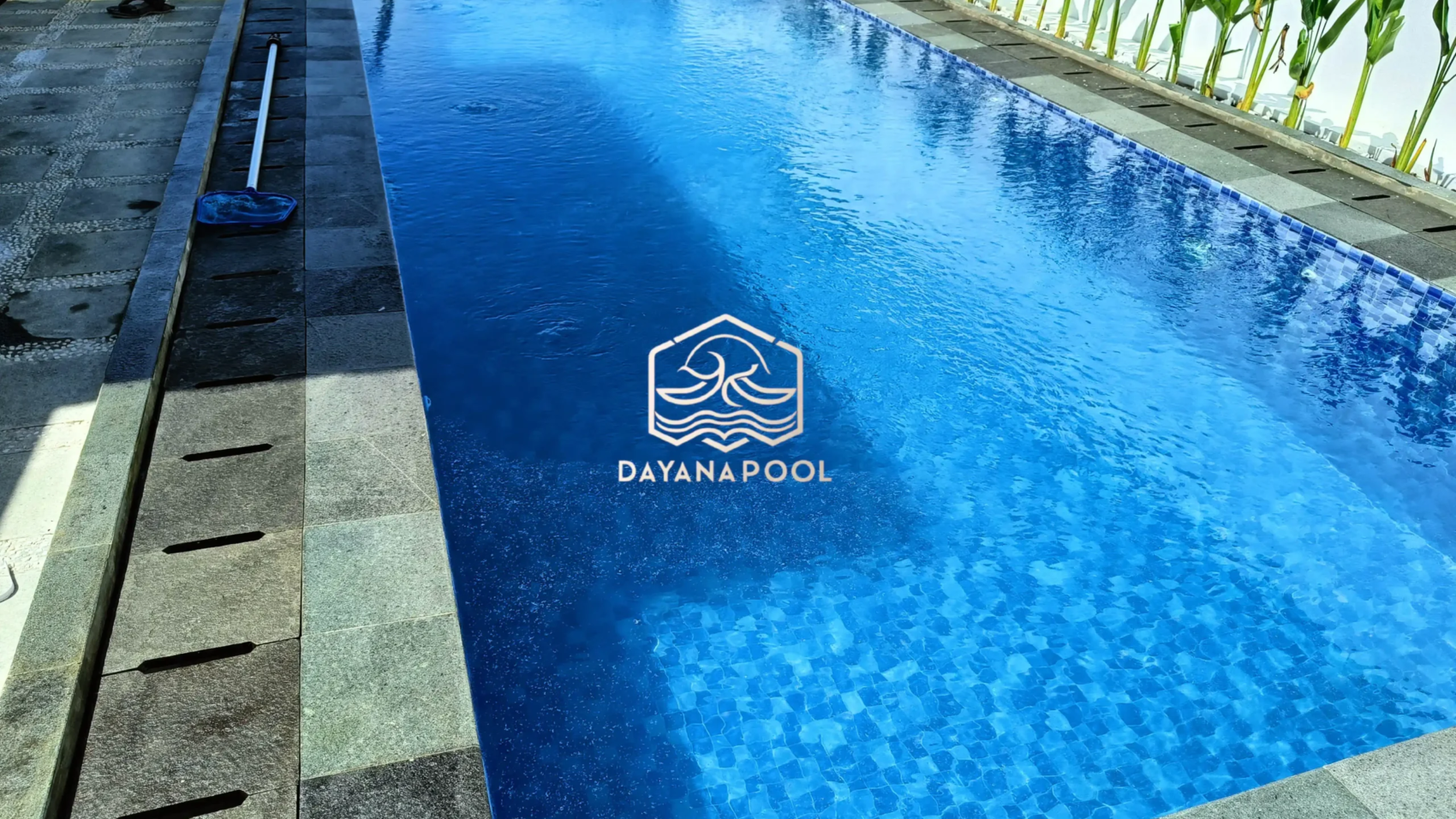 kolam renang full overflow