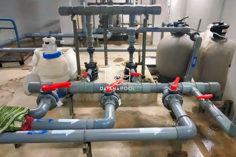 Instalasi kolam renang yang efesien dan rapih dari dayanapool