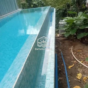 kolam renang mewah di villa buatan dayanapool