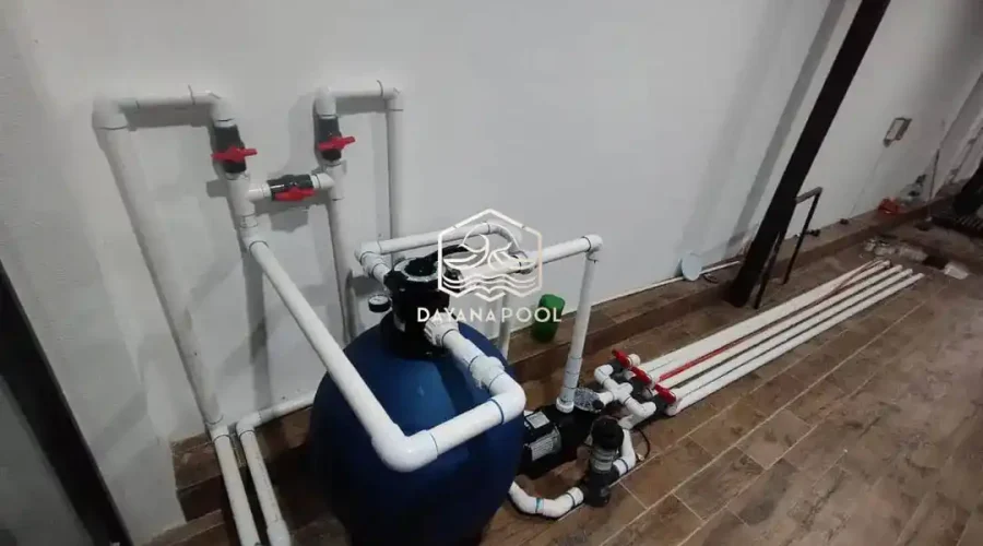instalasi kolam renang di ruang mesin