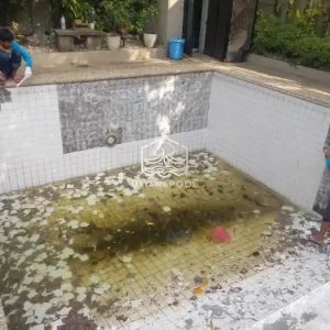 renovasi kolam renang tahap pembongkaran oleh tim dayanapool