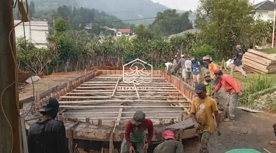 proses pengecoran kolam renang