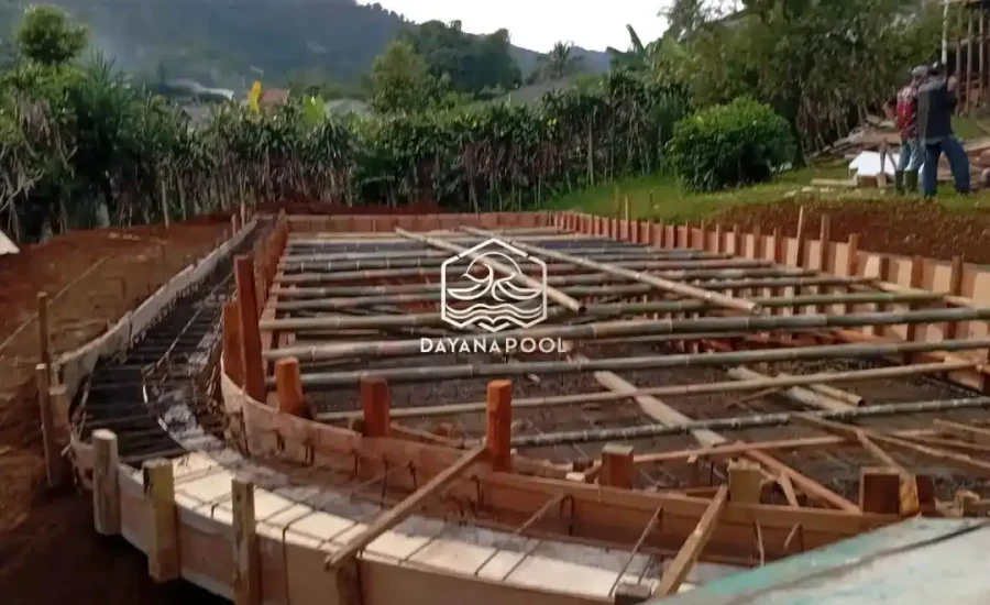 proses pembuatan kolam renang tahap pengecoran