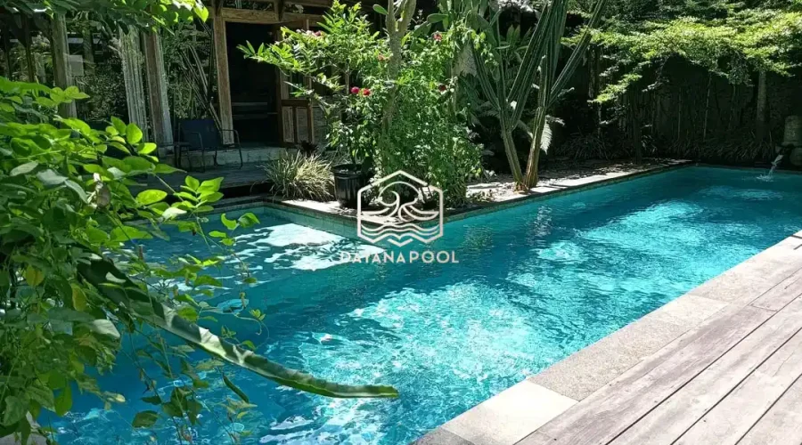 kolam renang dengan finishing batu alam sukabumi