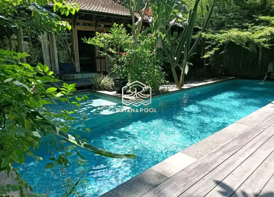 kolam renang dengan finishing batu alam sukabumi