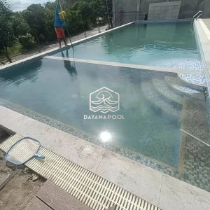 maintenance kolam renang yang berkabut