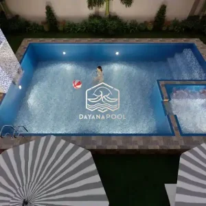 desain kolam renang di halaman belakang villa