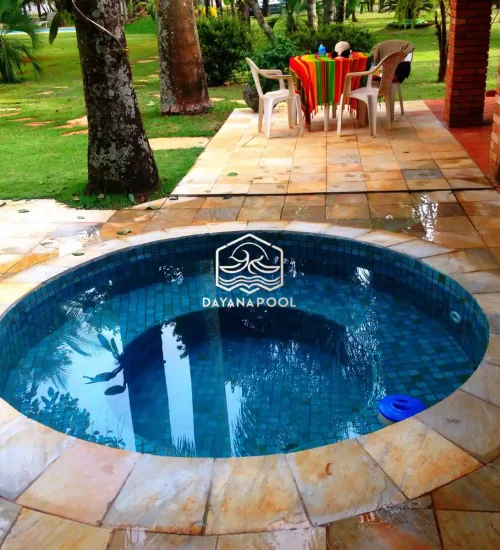 jakuzzi berbentuk lingkaran outdor