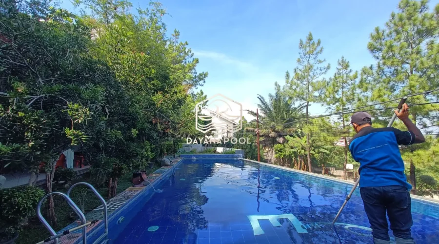 pemakuman kolam renang