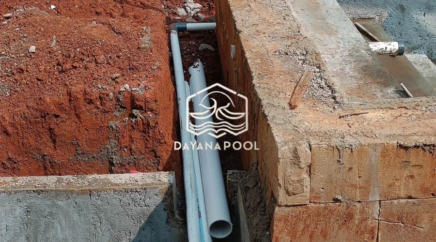 proses pembuatan kolam renang oleh tim dayanapool