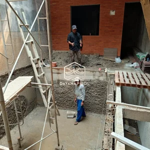 proses pemelesteran kolam renang