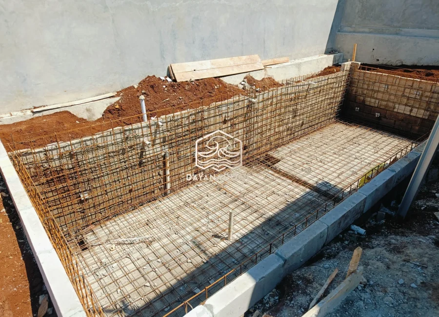 proses pembuatan kolam renang tahap pembesian gelaran