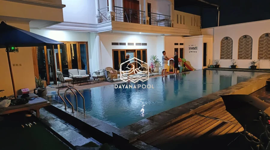 kolam renang overflow yang sedang di treatmen oleh dayanapool