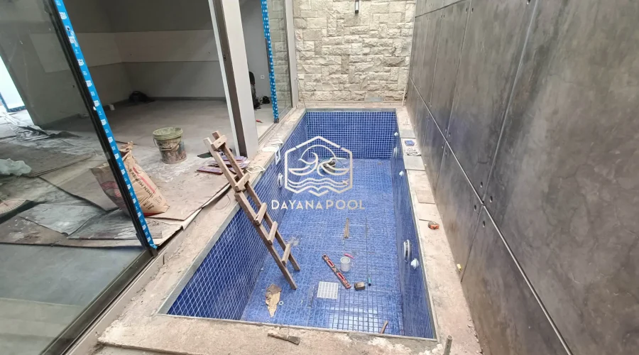 pengenatan kolam renang
