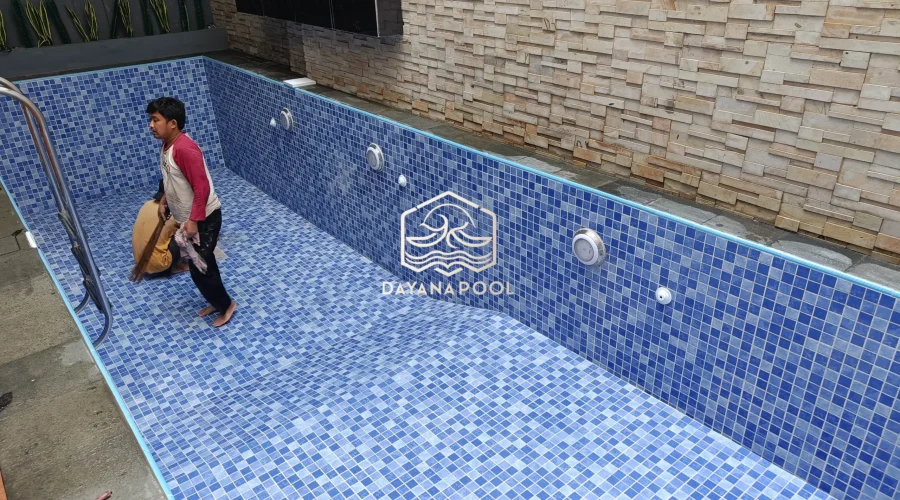 pengenatan kolam renang