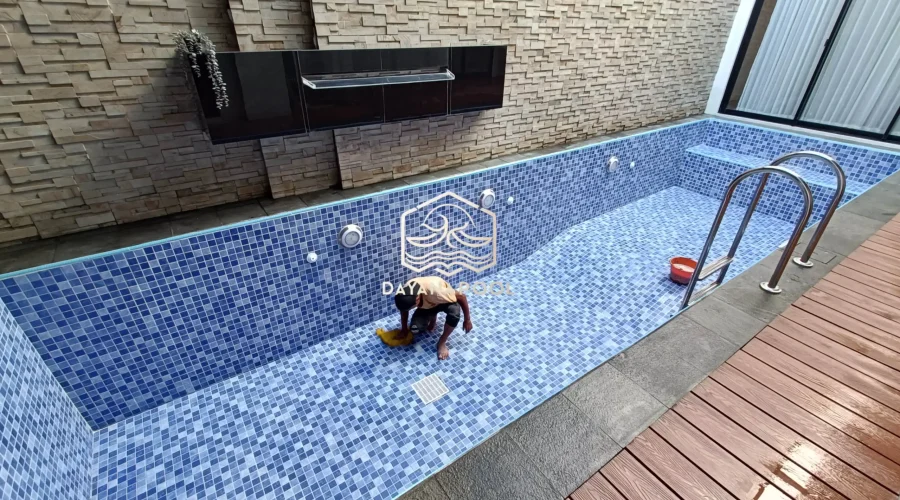 pengenatan kolam renang