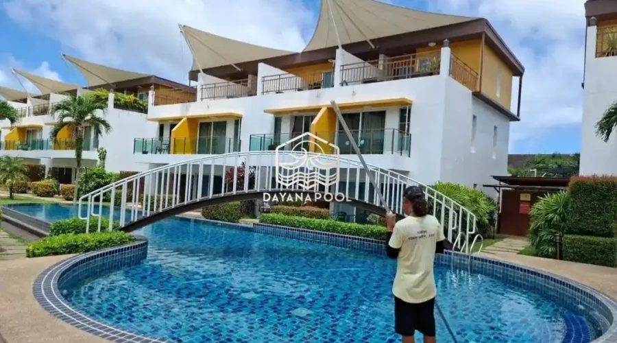 proses maintenance kolam renang oleh tim dayanapool