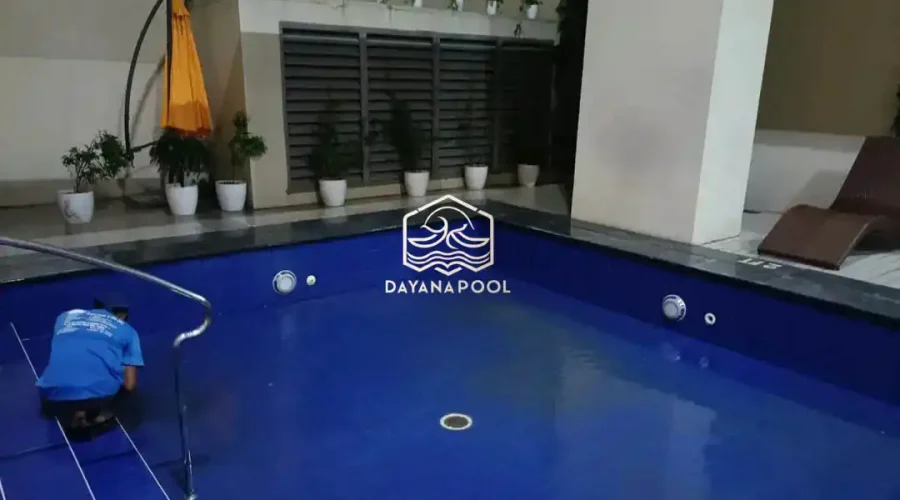 pencucian kolam renang
