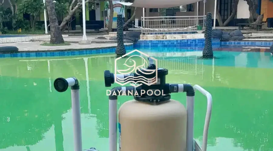 pemakuman kolam renang menggunakan vacum troli