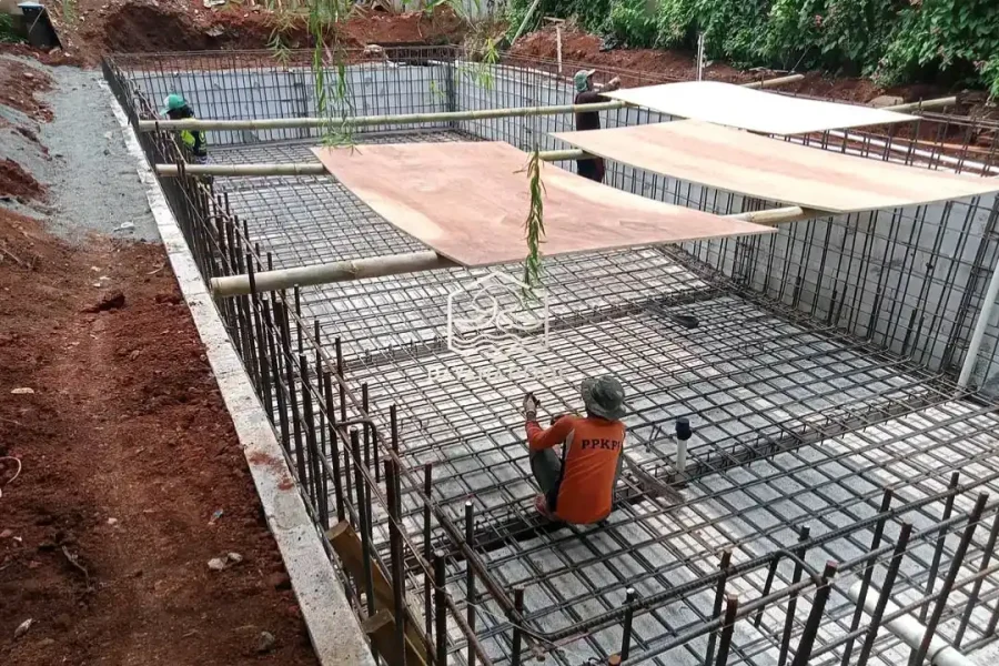 pembesian kolam renang